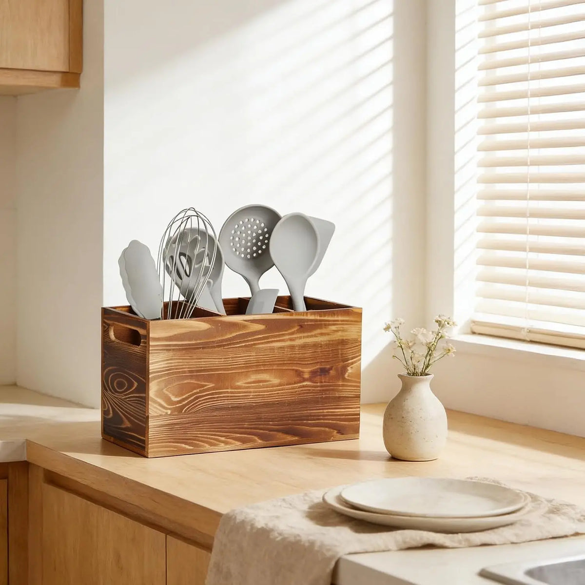 Garvee Rustic Pine Wood Utensil Holder Caddy for Dining Tables